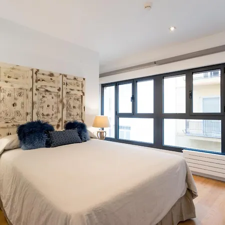 Chezmoihomes Plaza Nueva Premium *