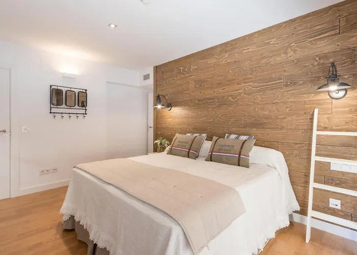 Chezmoihomes Plaza Nueva Premium *