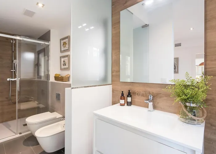 Chezmoihomes Plaza Nueva Premium