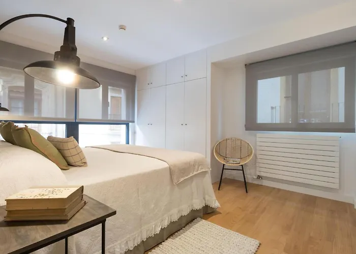 Chezmoihomes Plaza Nueva Premium *